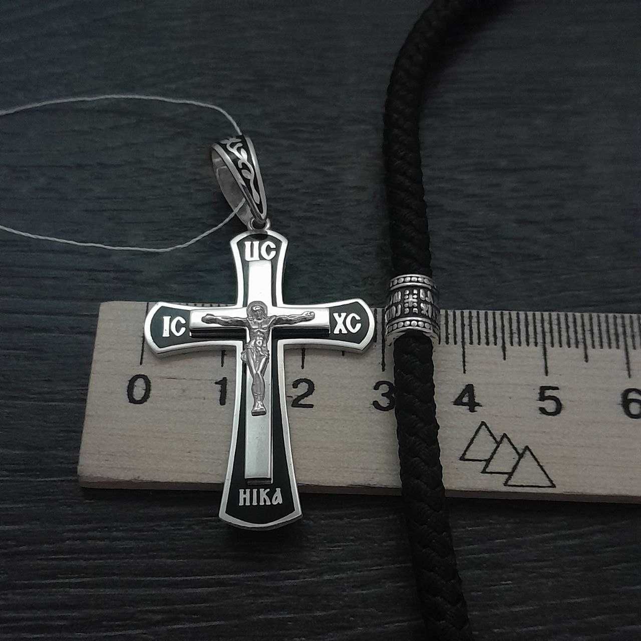 Шелковый шнурок с серебряными вставками и крестик 925 пробы