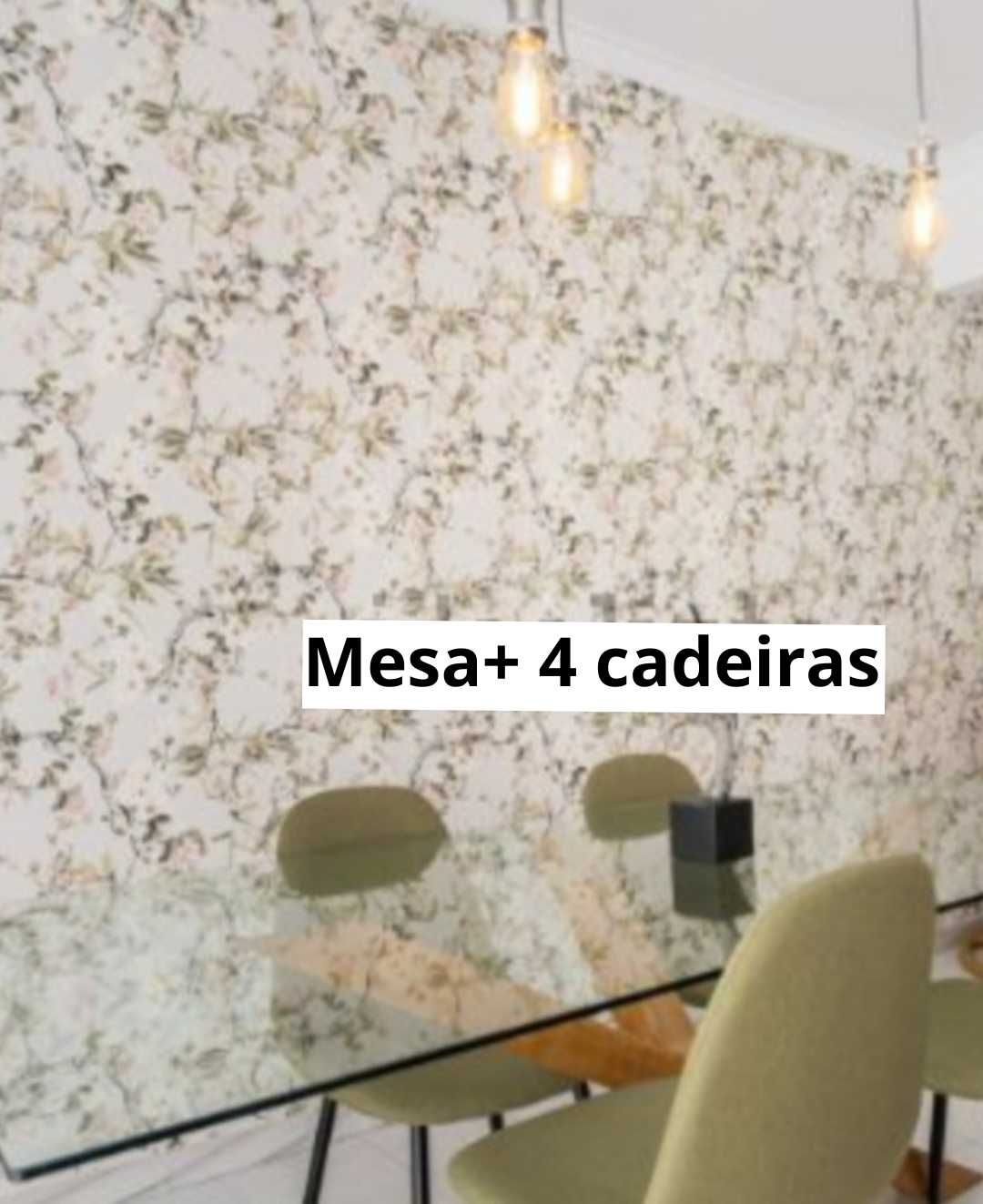 Vendo sofá de 3 lugares e mesa com 4 cadeiras.