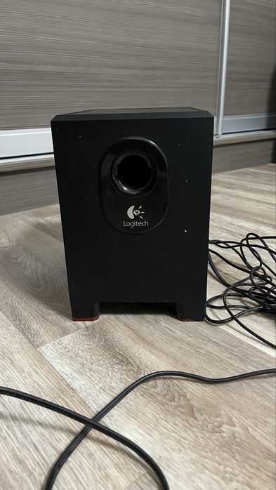 Колонки для компʼютера. Акустична система 2.1 Logitech X-210