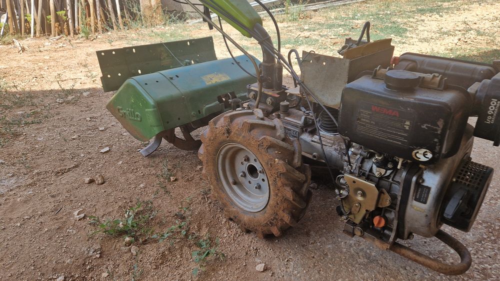 Motocultivadora marca Grilo