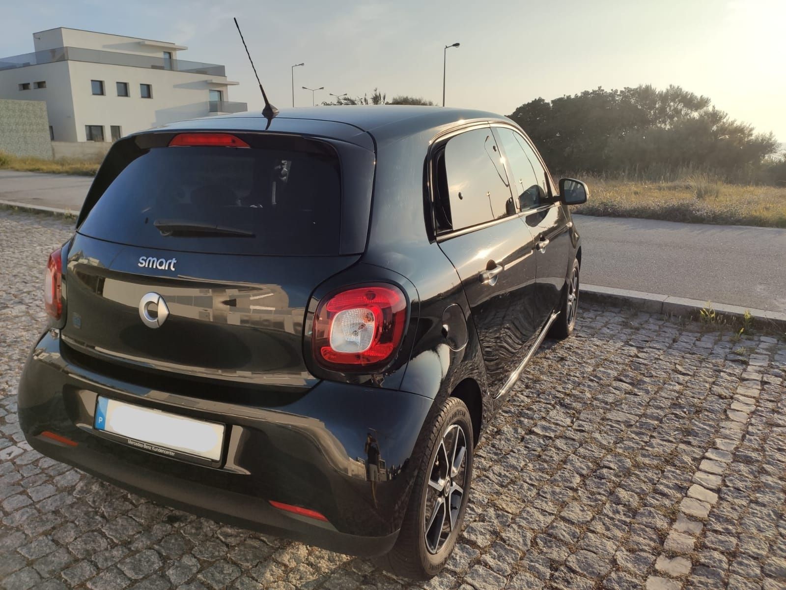 Smart Forfour EQ Business Solution