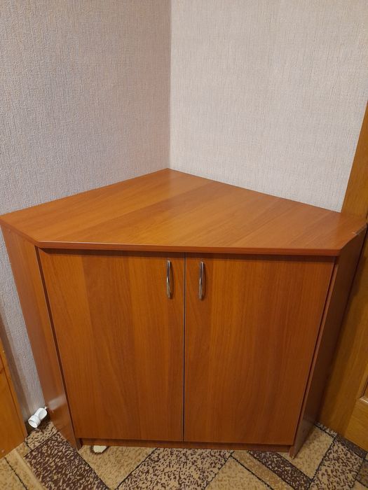 Угловая тумба -- стол