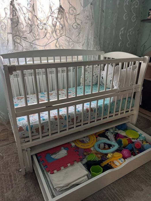 Продам дитяче ліжечко з матрацом
