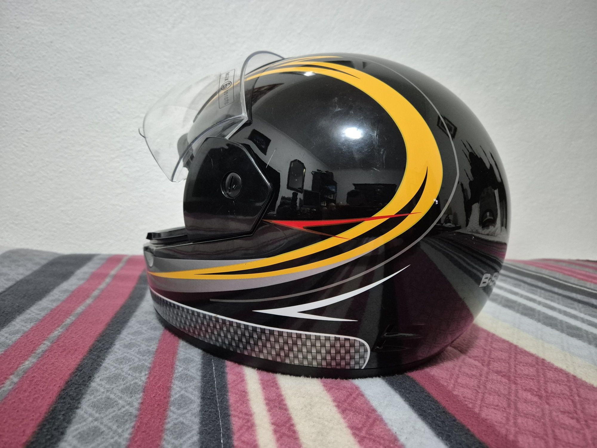Capacete B-Square seminovo