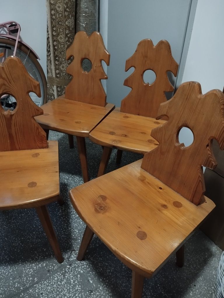 Komplet drewniany stół, ława,cztery krzesła.