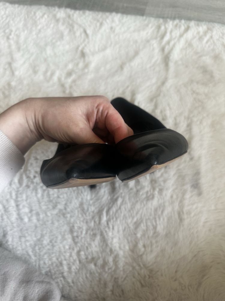 Buty szpilki czółenka czarne Tommy Hilfiger 39