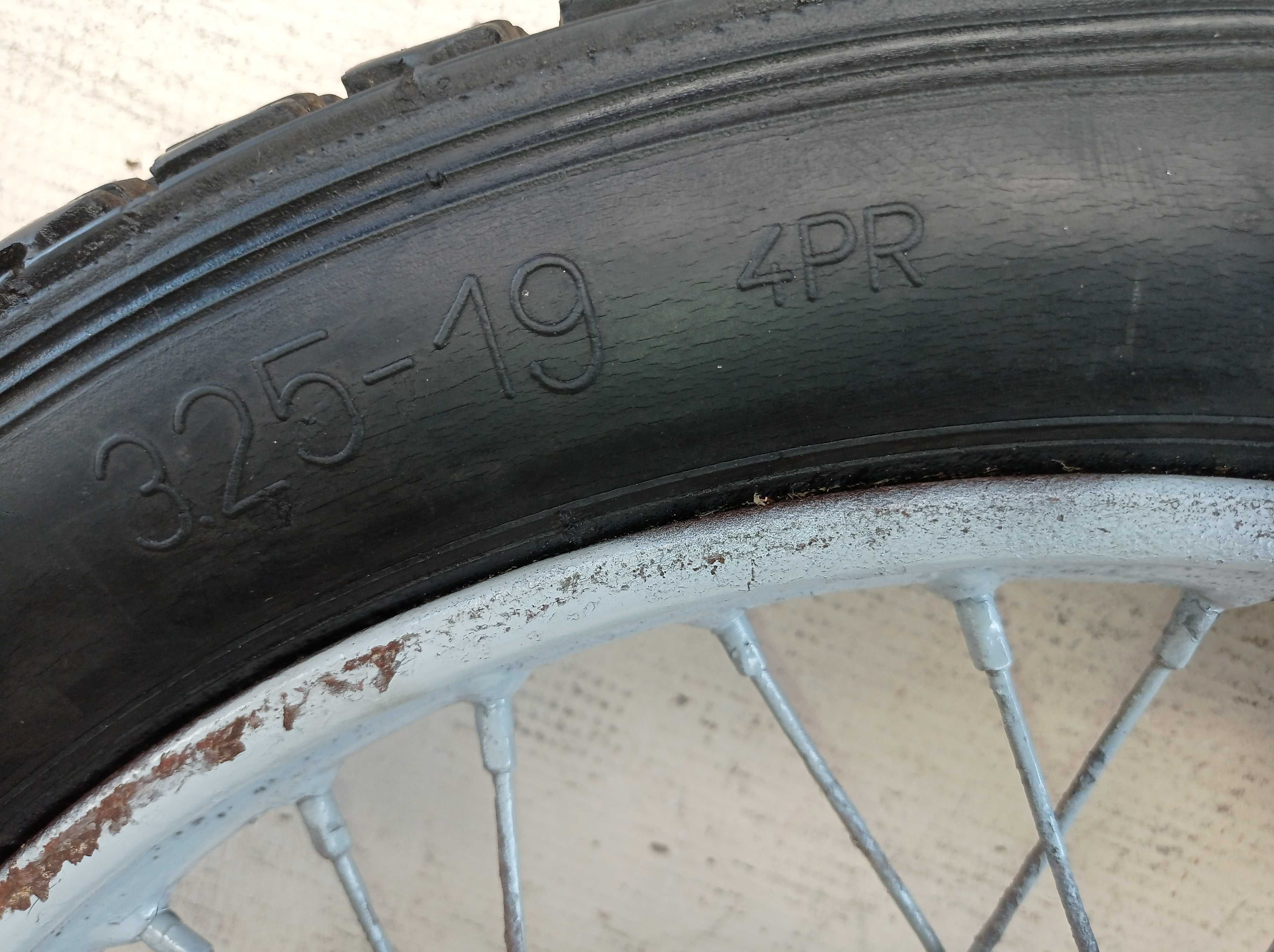 Koło 19 cali - WFM - WSK - opona 1968 rok - jak nowa !