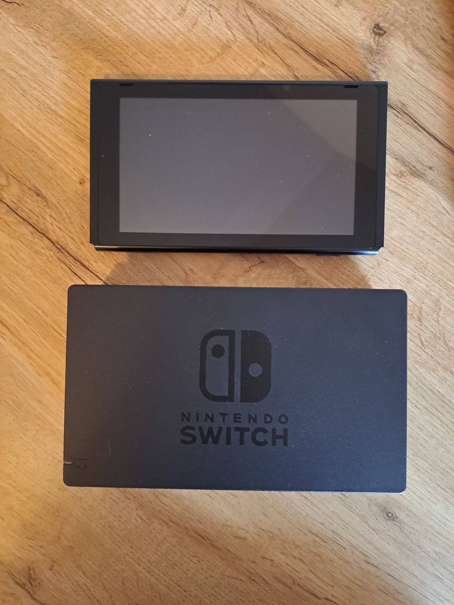 Nintendo Switch jak NOWE z etui i grą