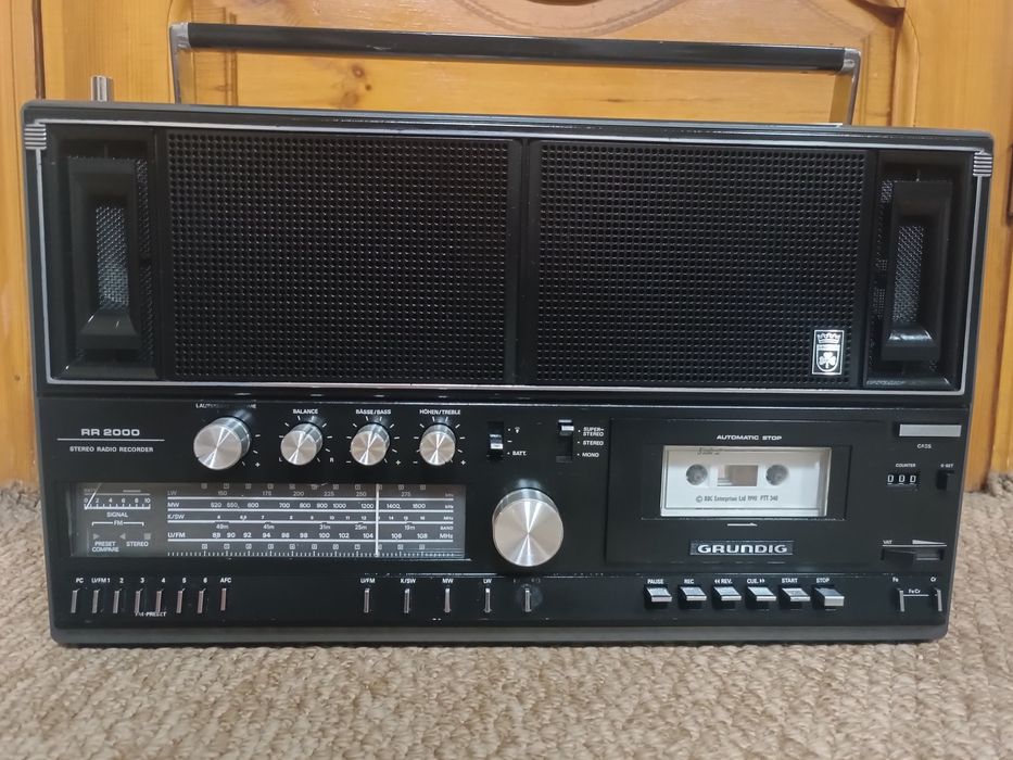 GRUNDIG RR 2000 Магнитола