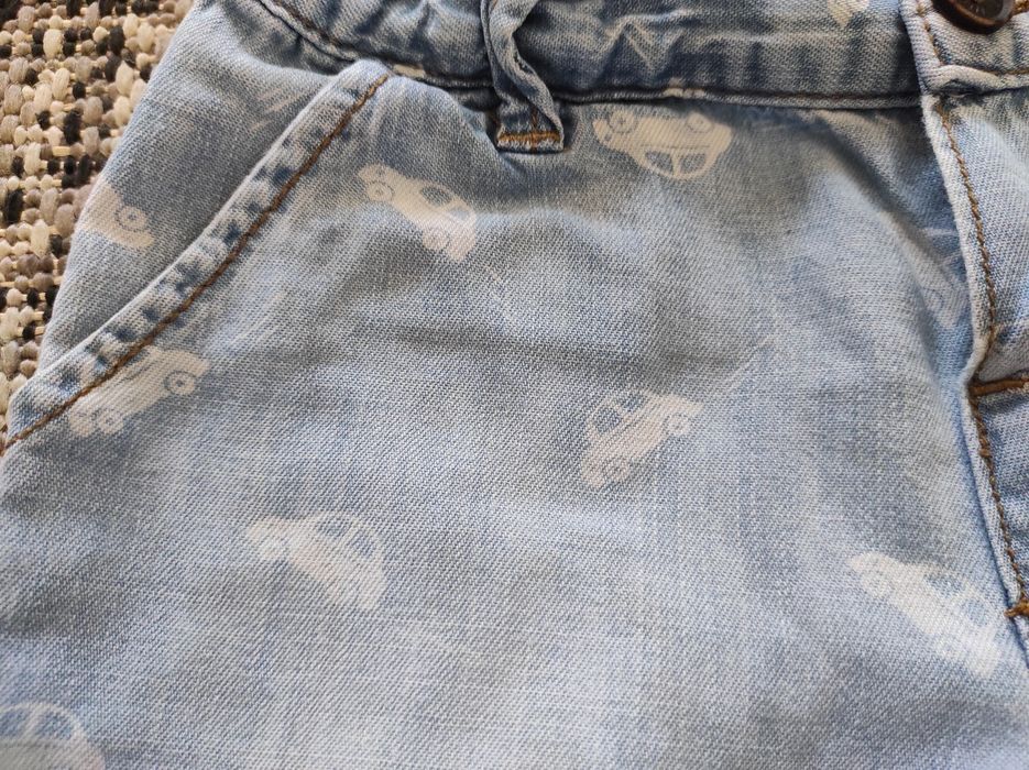 Szorty spodenki H&M r.86/92 miękka dżinsowa bawełna autka blue jeans