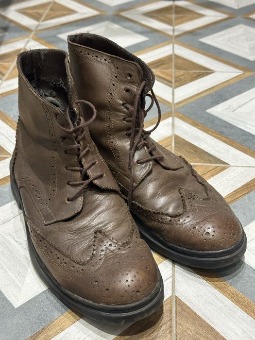 Класичні шкіряні черевики (броги)