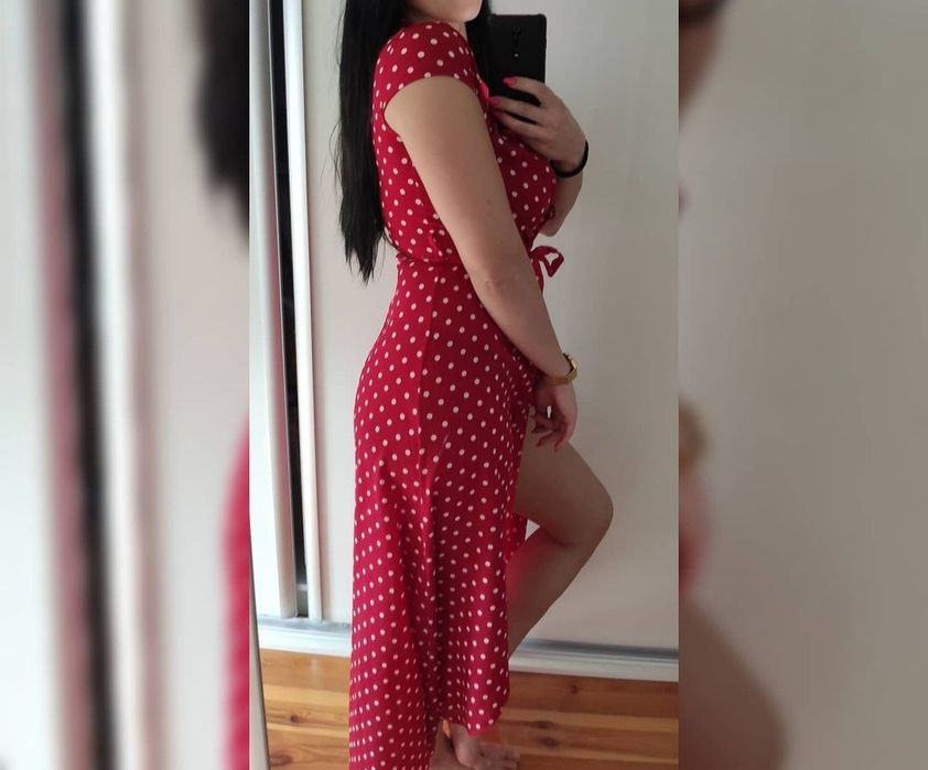 Piękna czerwona seksowna kobieca sukienka w groszki zwiewna hit