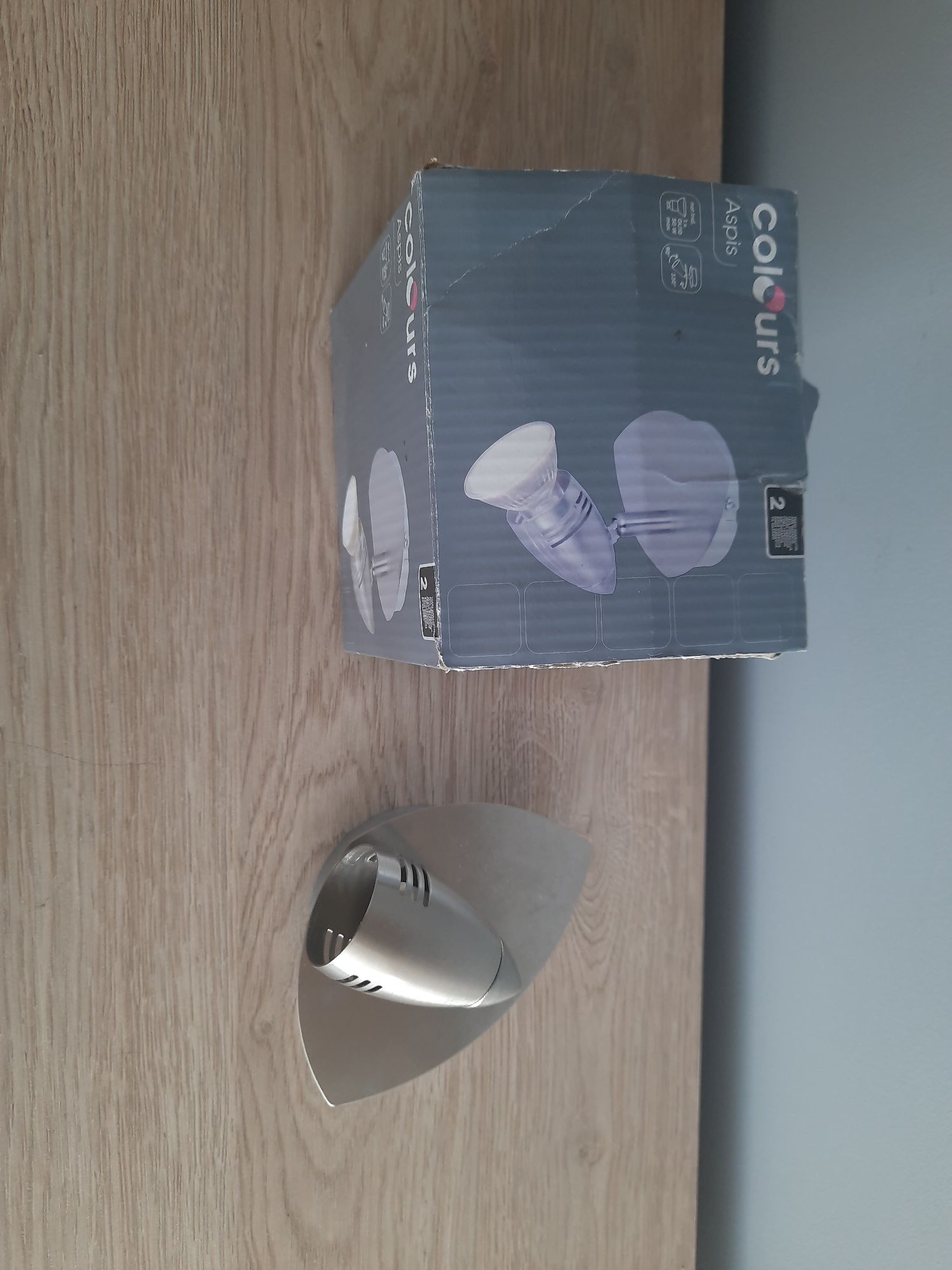 Lampa halogenowa kinkiet