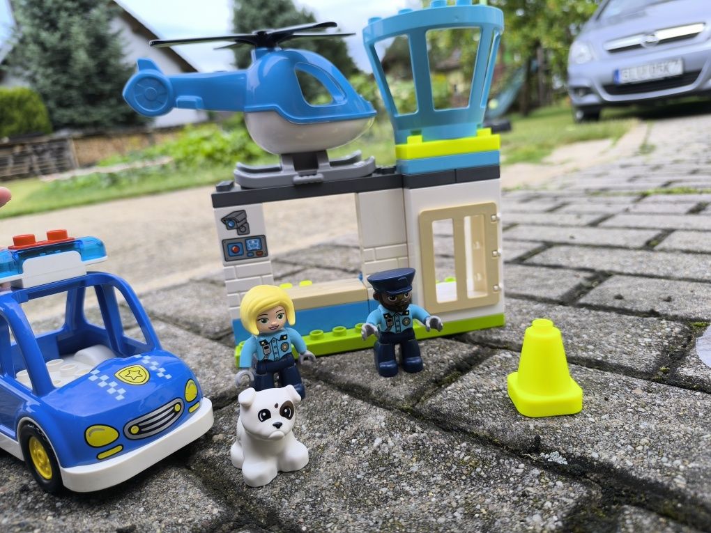 10959 LEGO Duplo komisariat