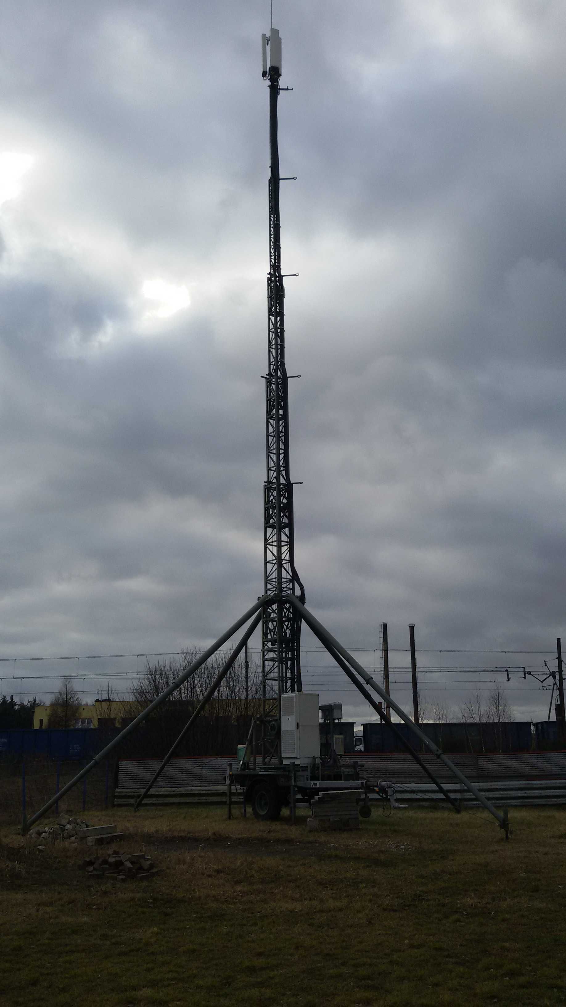 Maszt, wieża przestawna - GSM, BTS, Internet - 25 metrów