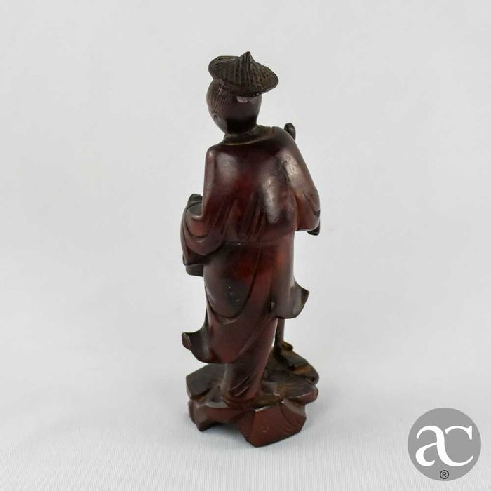 Figura de homem, China, em madeira exótica