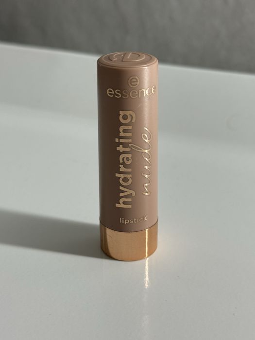 pomadka do ust essence hydrating nude lipstick 301