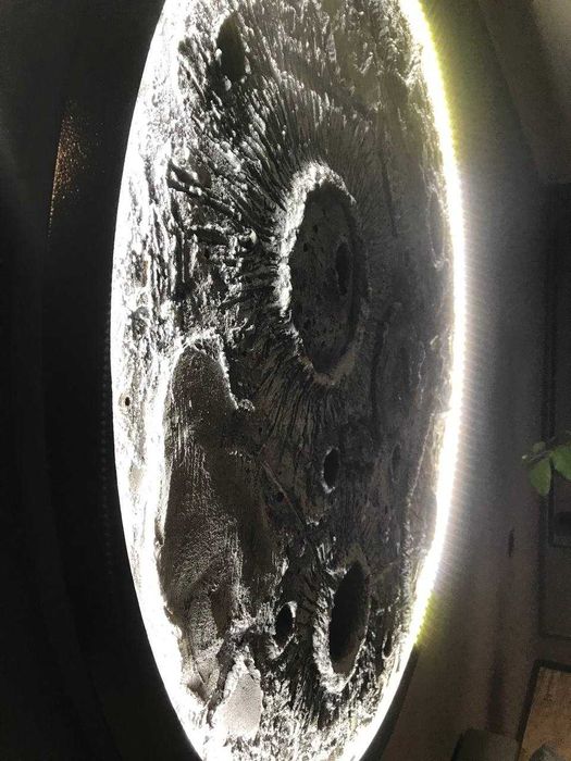Dekoracyjna ścienna lampa LED w kształcie księżyca 98cm
