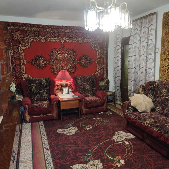 Здається трикімнатна квартира в м. Жовті Води