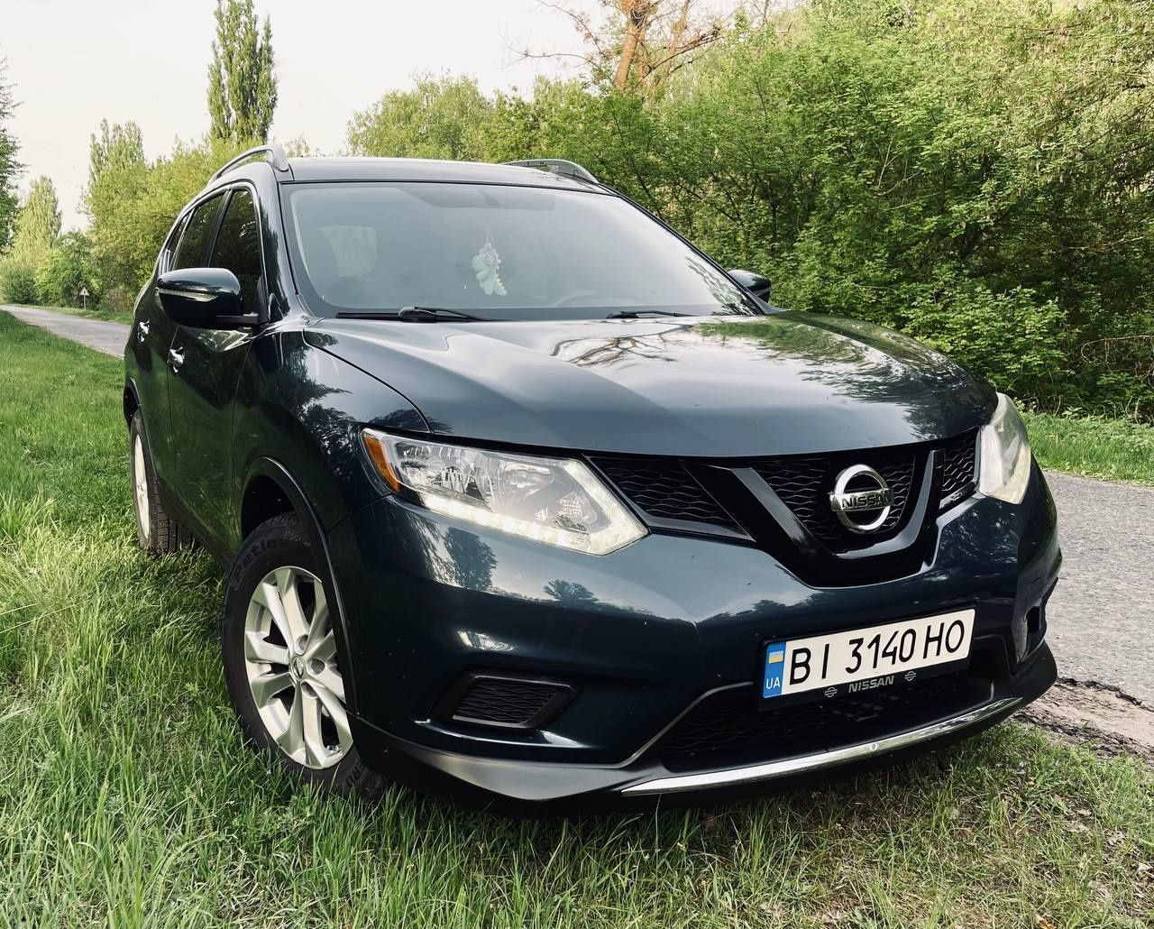 Nissan.   Rogue SV