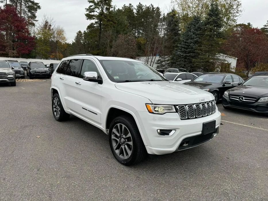 Jeep Grand Cherokee Popularny Suv w transporcie do Polski