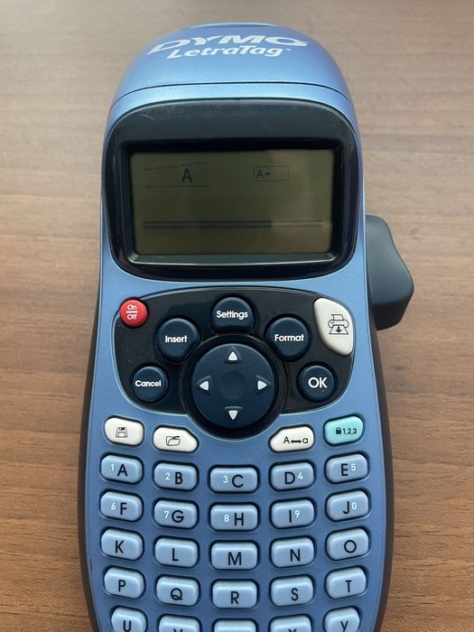 ручний принтер етикеток DYMO LetraTag LT-100H Razor