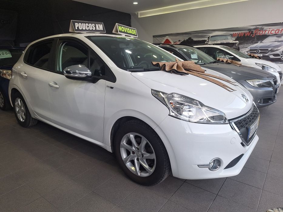 Peugeot 208 1 2vti  2015 c/68milkm
