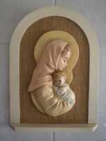 Quadro com nossa senhora e o menino ao colo