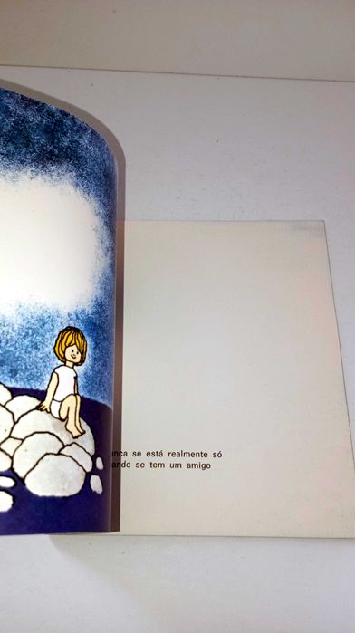 Um Amigo - livro infantil