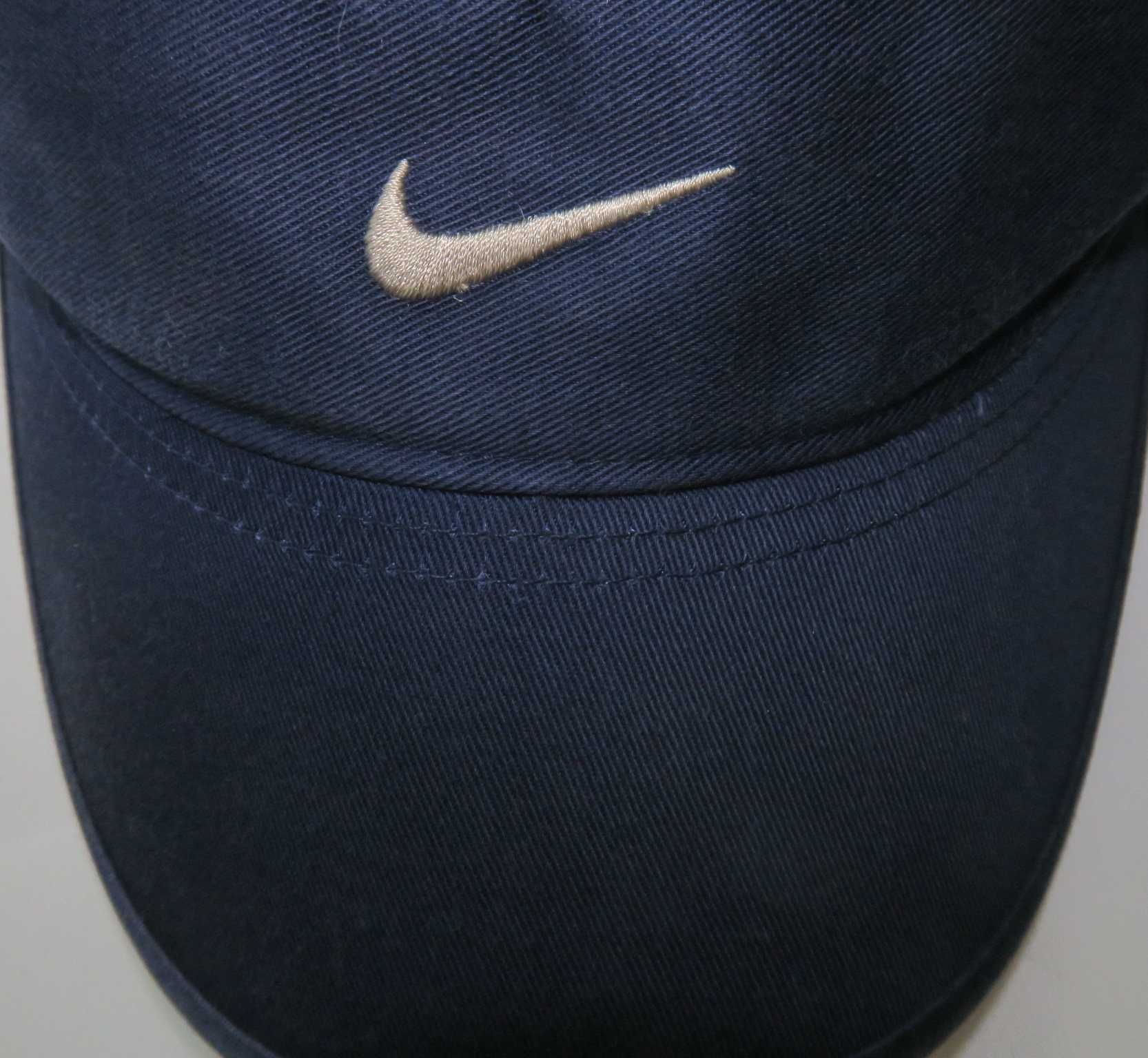 Nike daszek na głowę y2k