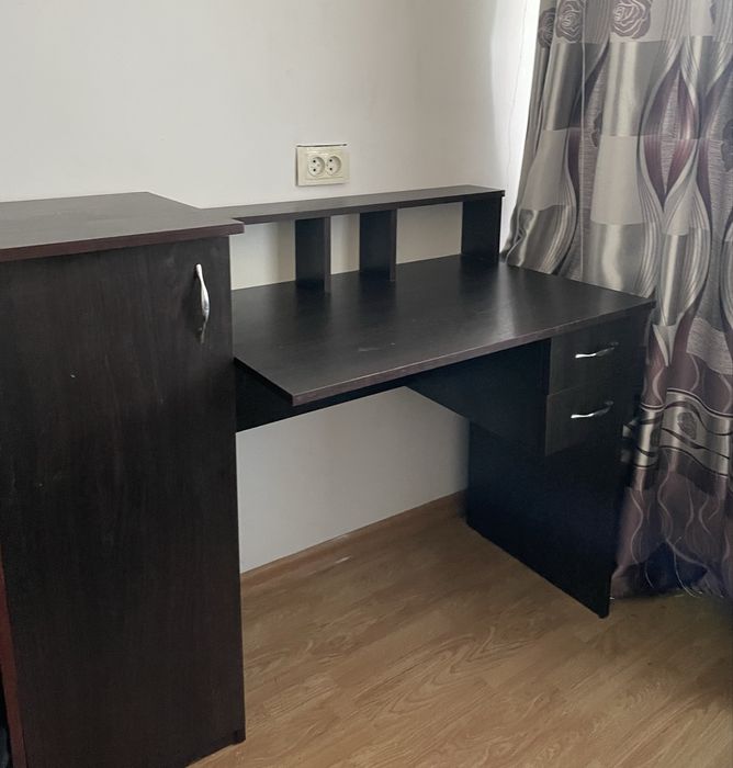 Продам письмовий стіл