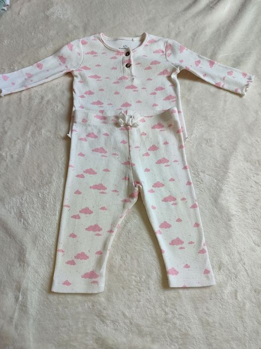 Дитячі костюми на дівчинку 62-68