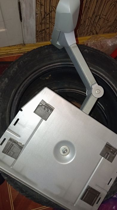 Подставка под телевизор,с поворотным механизмом,крепится к стенке