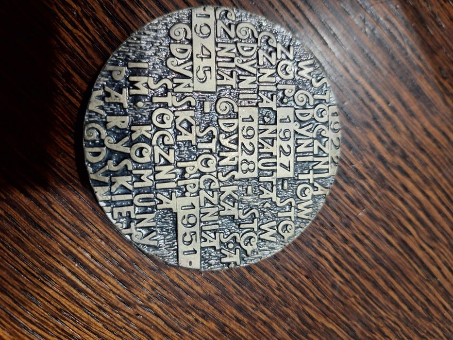 2 Medale stocznia Gdynia im.komuny paryskiej