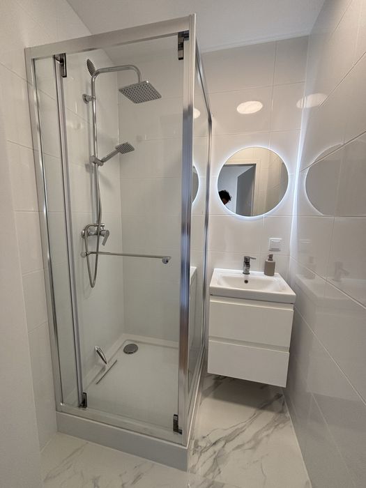 Pokoj w Centrum duzy umeblowany Parking/2 łazienki