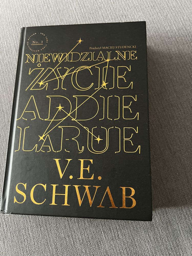 Niewidzialne życie Addie Larue / V. E. Schwab książka