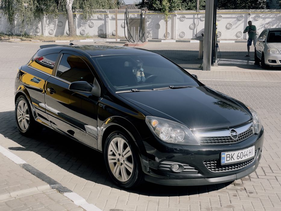 Opel astra gtc opc line