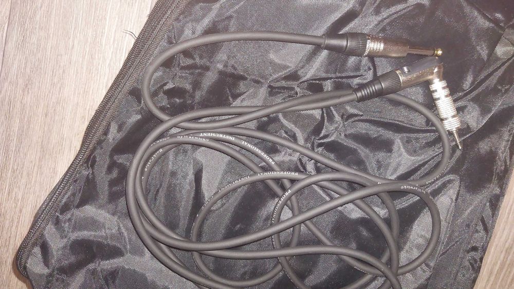 Продаю електрогітару Cort G250