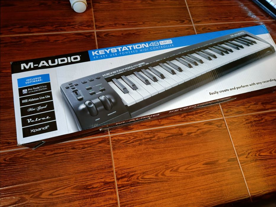 Teclado MIDI 49 teclas M-AUDIO
