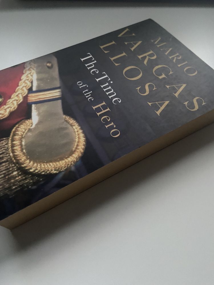 Livro “The Time of the Hero” (em inglês, por estrear)