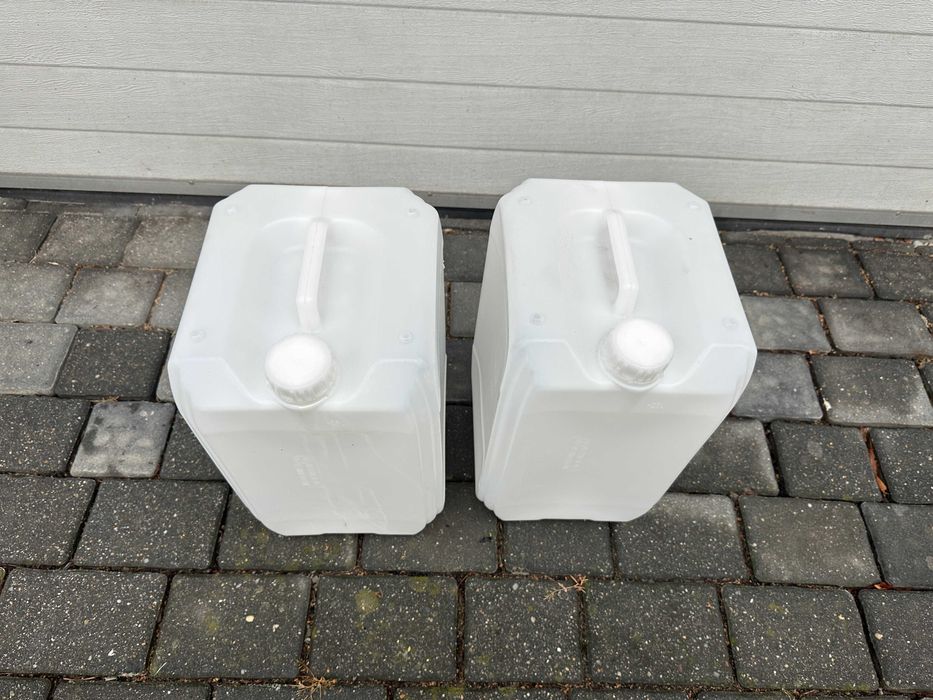 Kanister Kanistry Beczka Pojemnik 25L na ropę wodę WYMYTE