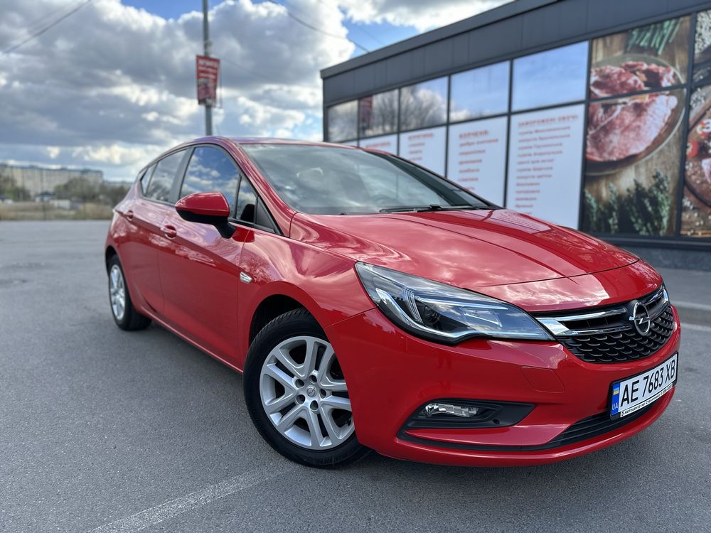 Opel Astra K 2016 год