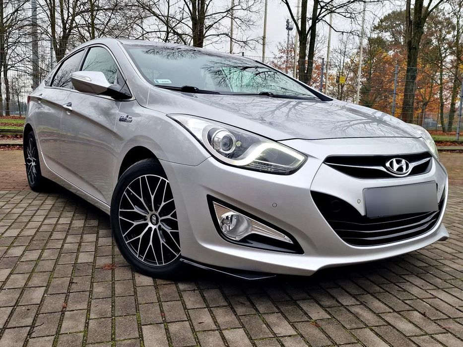 Hyundai i40 1.7CRDI 2013r Bezwypadkowy 2 klucze KeylessGo Kamera Navi Skóry Grzane