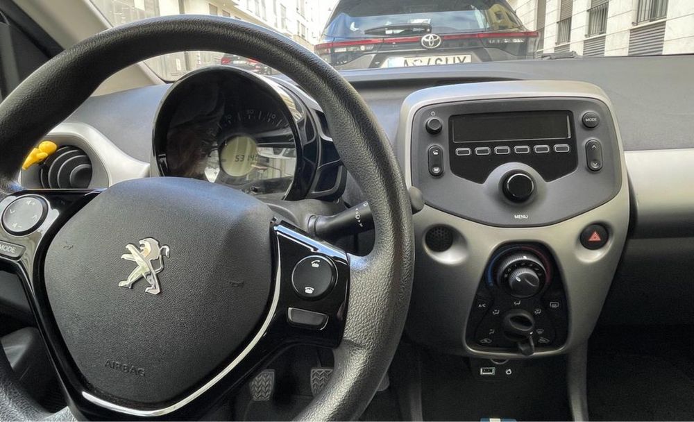 Peugeot 108 1.0 de 2016 com 72 000 km