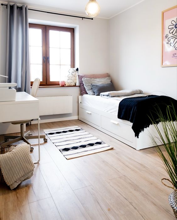 Szafa plus łóżko z 2 materace, Ikea Brimnes