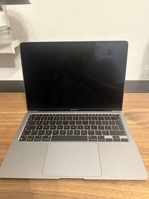 laptop Macbook Air 13,3’ Retina M1 (model A2337 gwiezdna szarość)