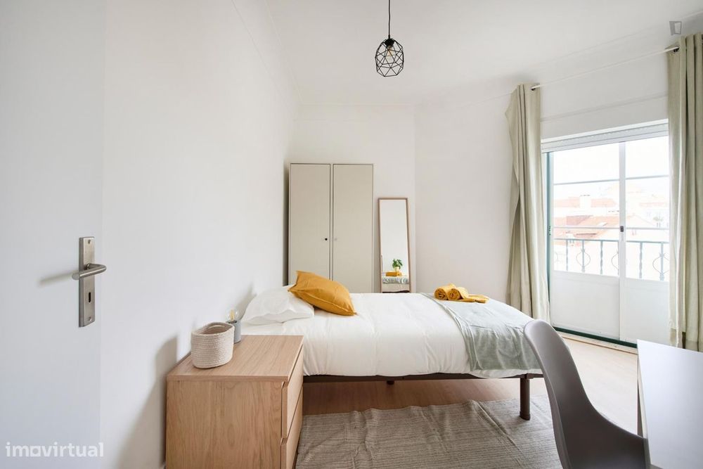 742836 - Quarto com cama de solteiro, com...