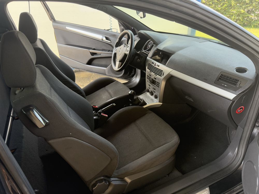 Opel Astra 1.7 GTC Sport