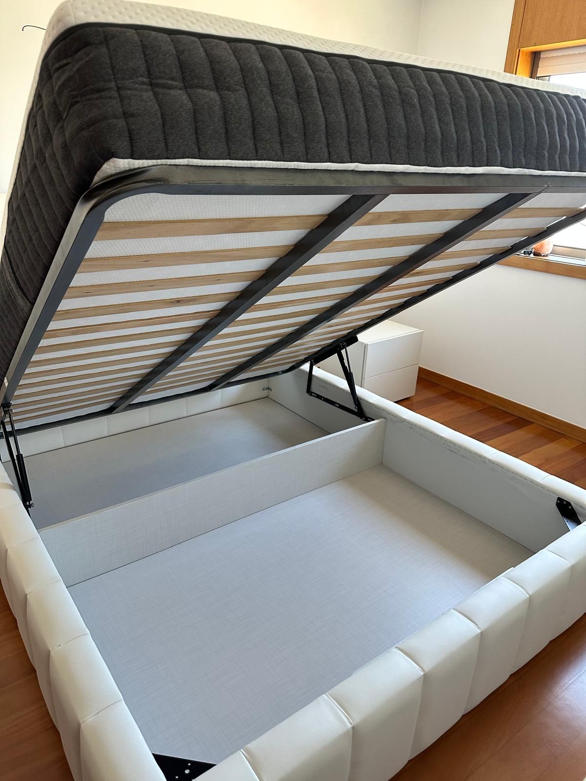 Cama de casal com colchão