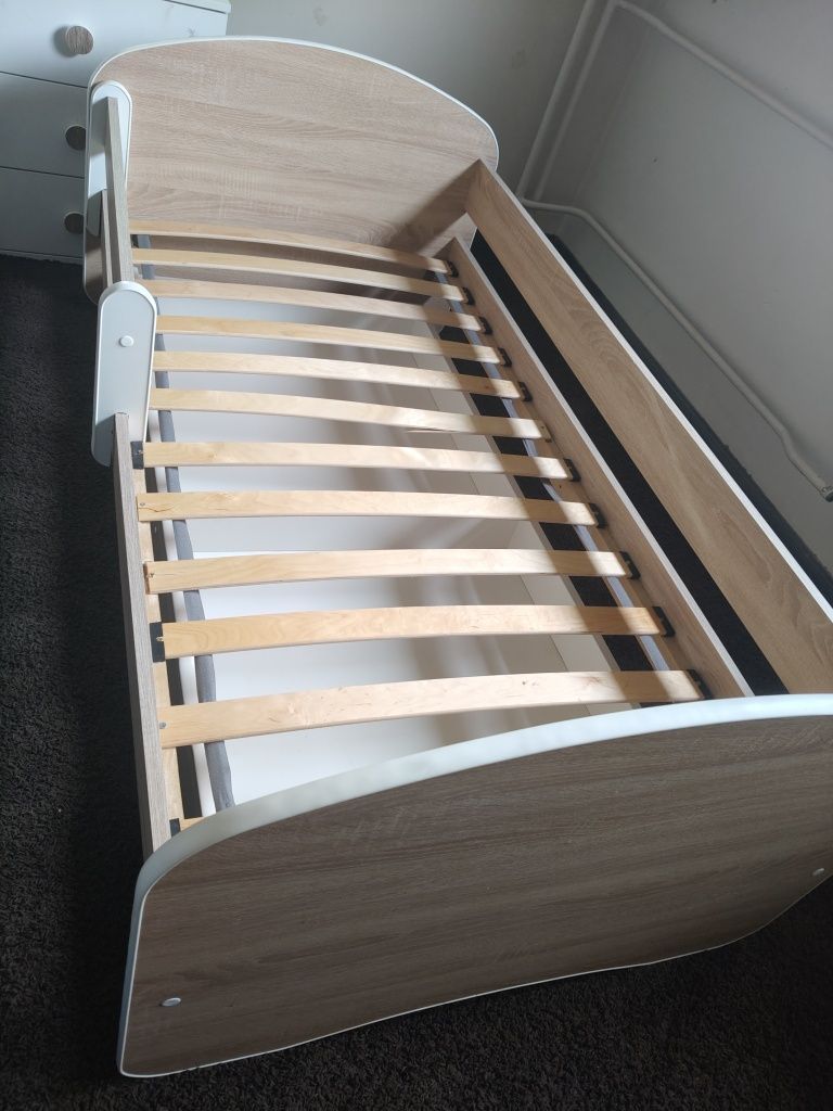 Łóżko dziecięce.